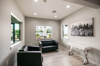 americas best value inn and suites northeast houston i 610