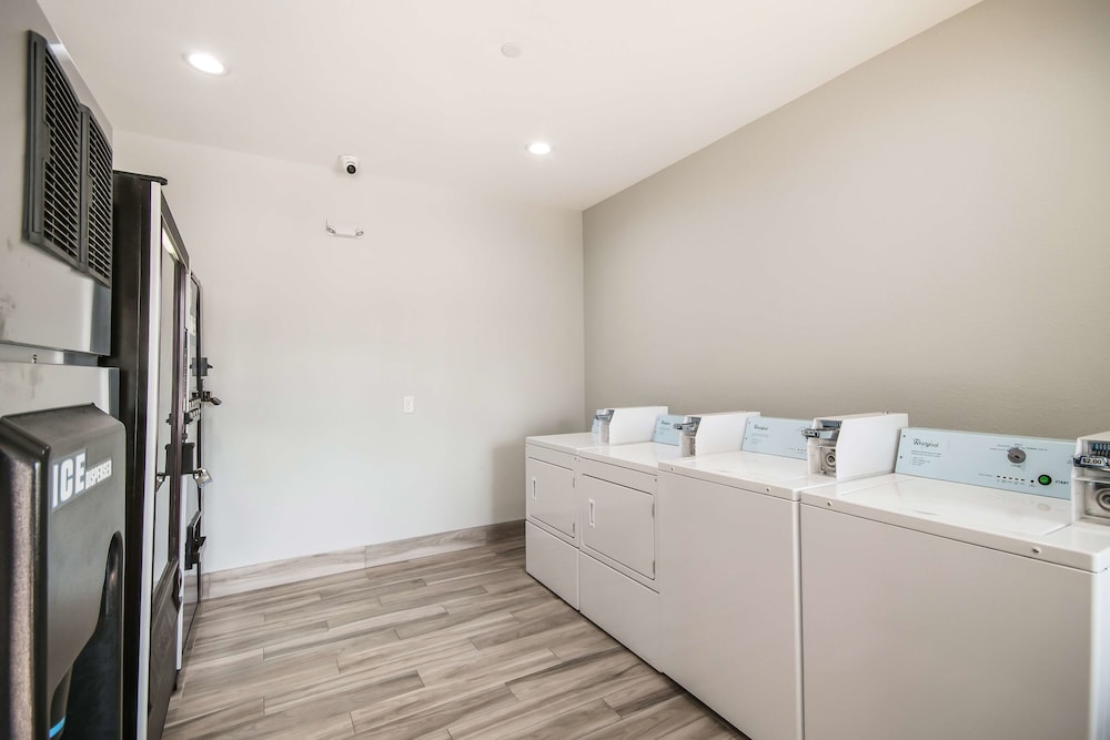 americas best value inn and suites northeast houston i 610