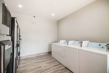 americas best value inn and suites northeast houston i 610