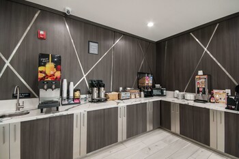 americas best value inn and suites northeast houston i 610