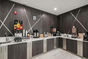 americas best value inn and suites northeast houston i 610