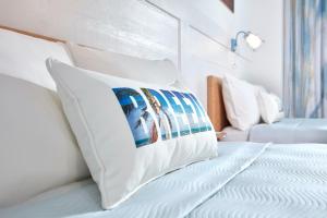 universals endless summer resort dockside inn and suites