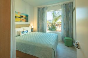 universals endless summer resort dockside inn and suites