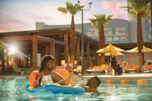 universals endless summer resort dockside inn and suites