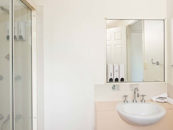 park regis anchorage