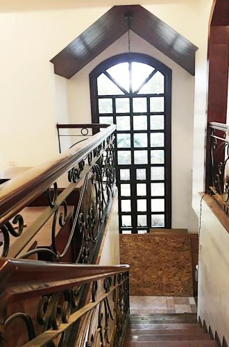 spinning cat hostel adults only