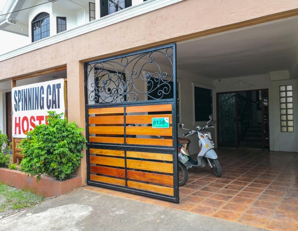 spinning cat hostel adults only