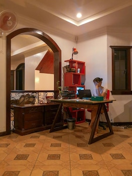 spinning cat hostel adults only