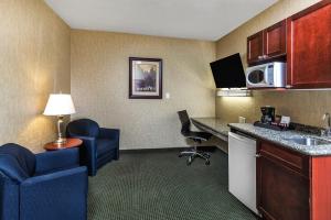 redwood inn and suites grande prairie