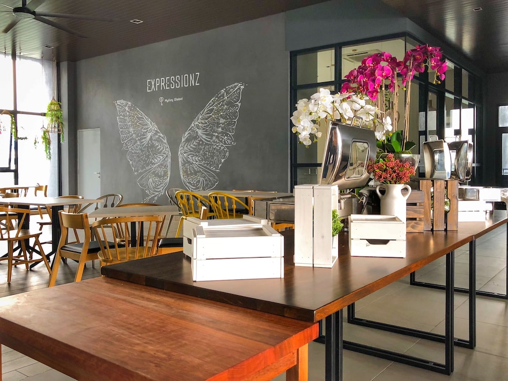 expressionz professional suites by luxurious lifestyle living