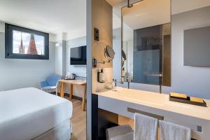 occidental diagonal 414