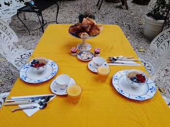 labeille boutique apartments