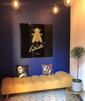 labeille boutique apartments