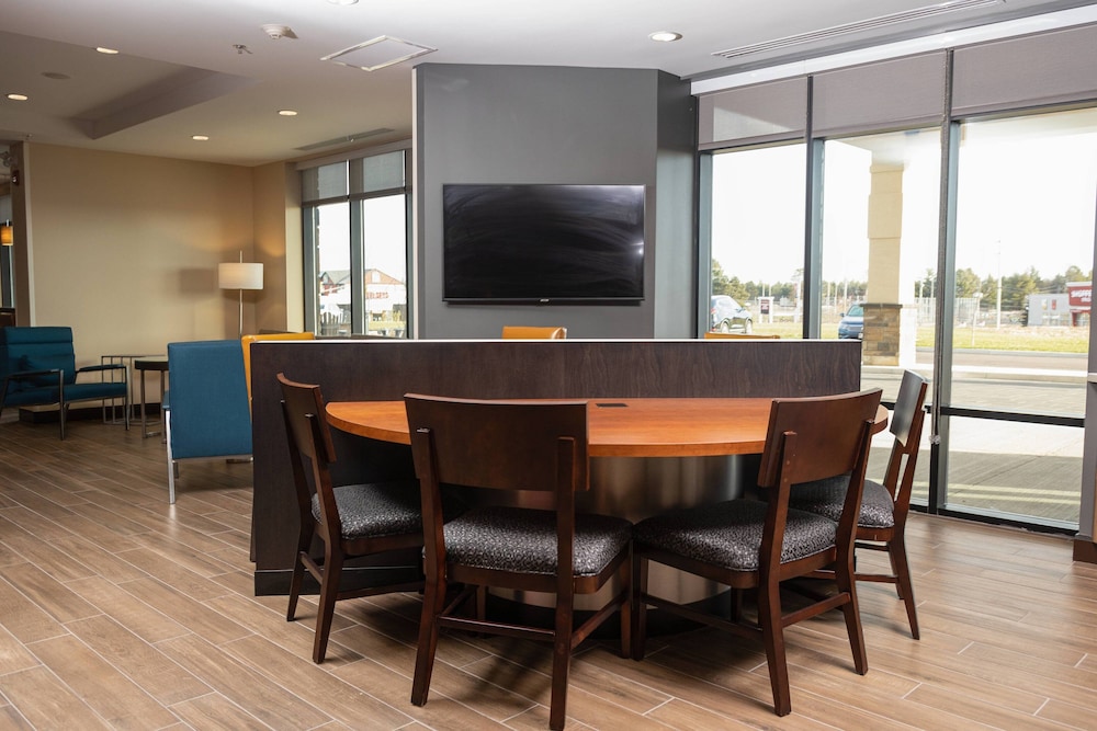 towneplace suites by marriott petawawa