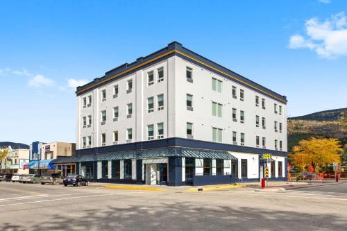 crown columbia hotel bw premier collection