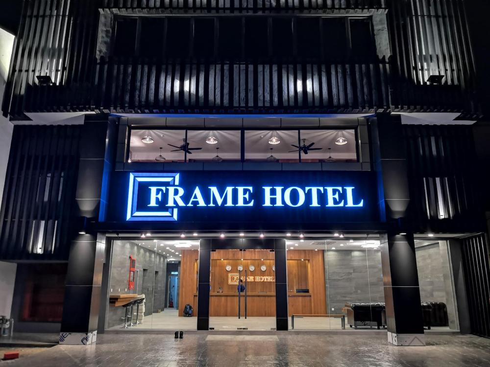 frame hotel