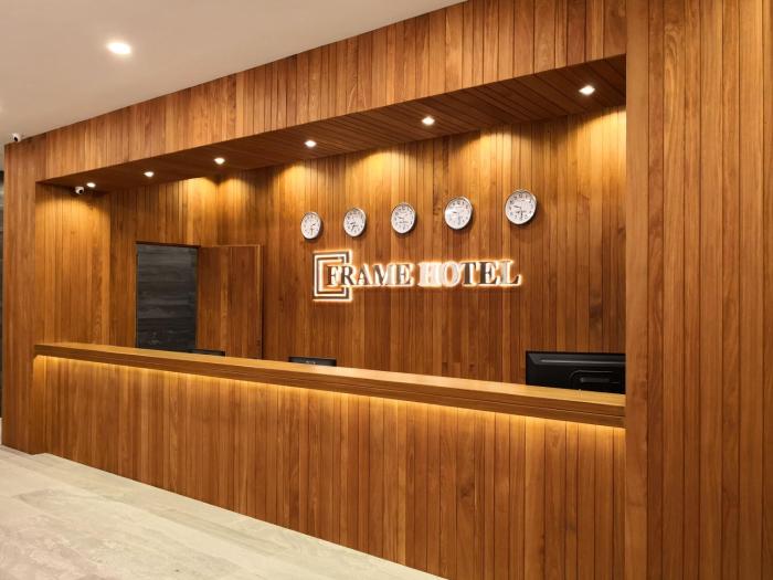 frame hotel