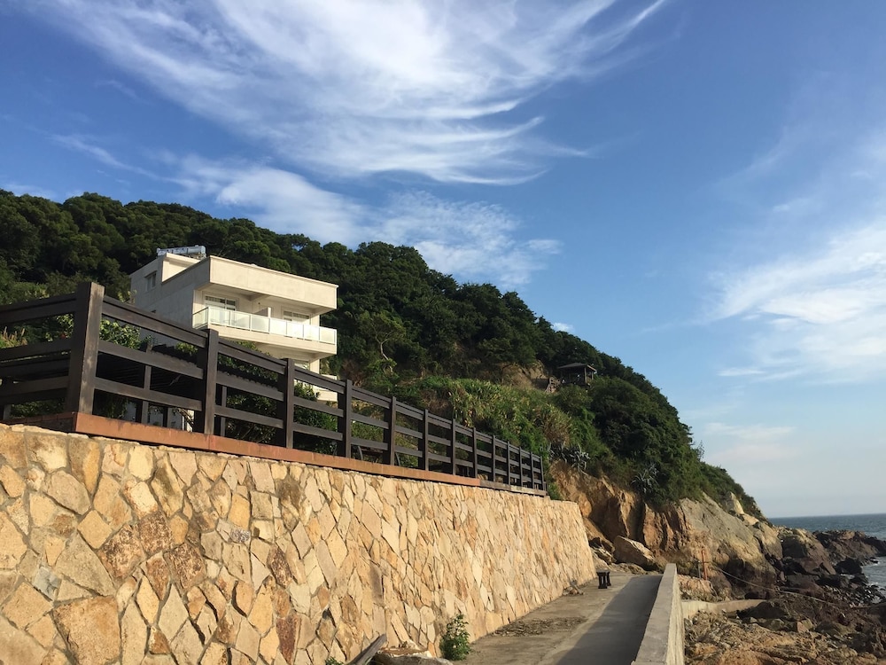 xiang ju bandb