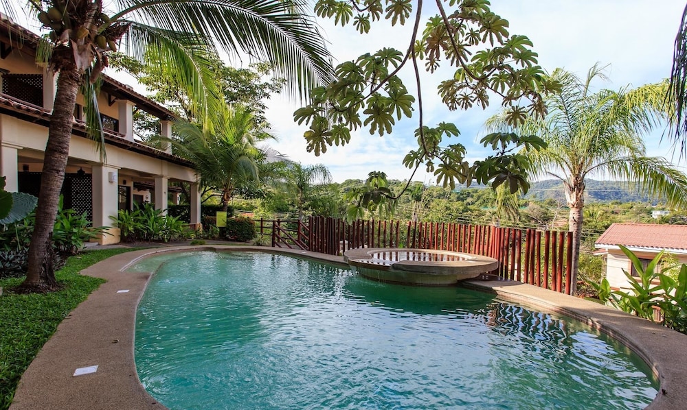 tropical gardens suites and apartments