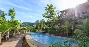 tropical gardens suites and apartments