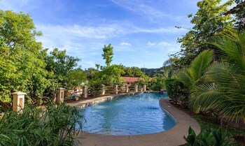 tropical gardens suites and apartments