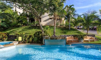 tropical gardens suites and apartments