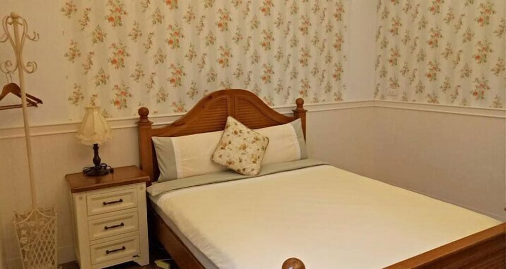 sunny forest homestay