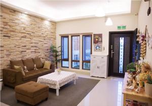 sunny forest homestay