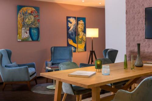 four stars by city hotel