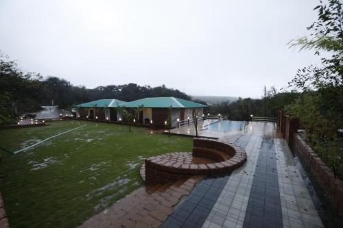 la serene resort and spa