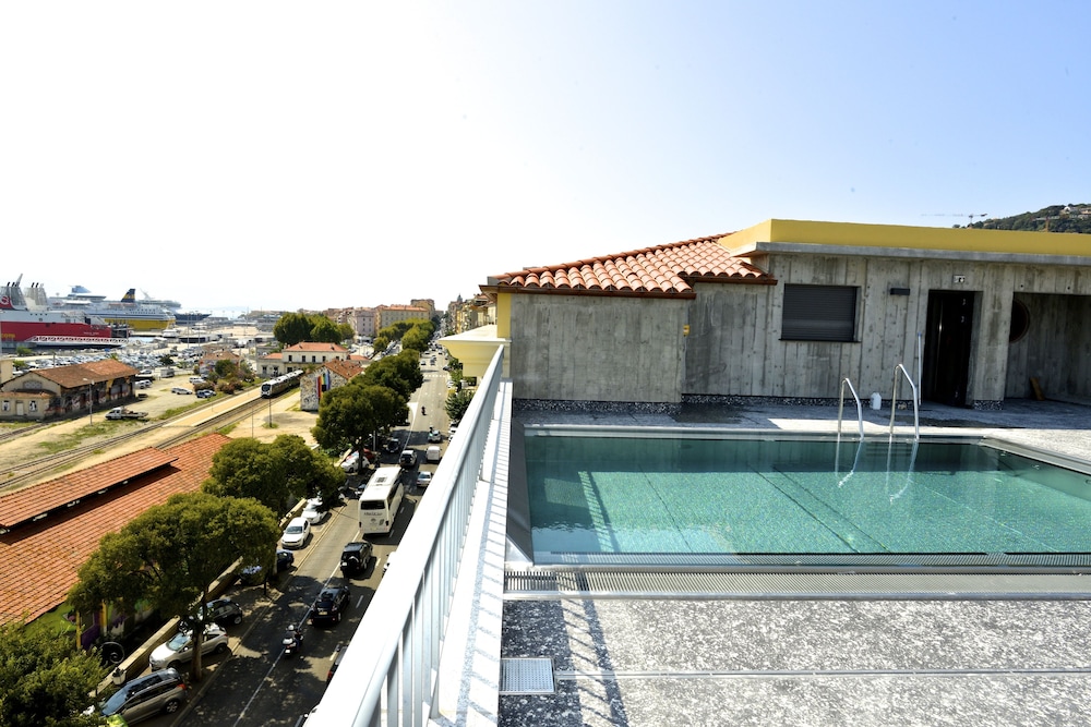 ibis styles ajaccio napoleon