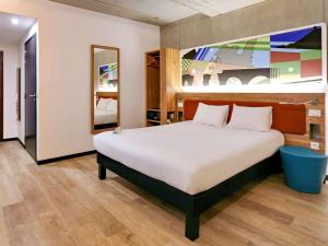 ibis styles ajaccio napoleon