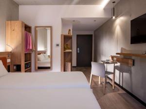 ibis styles ajaccio napoleon