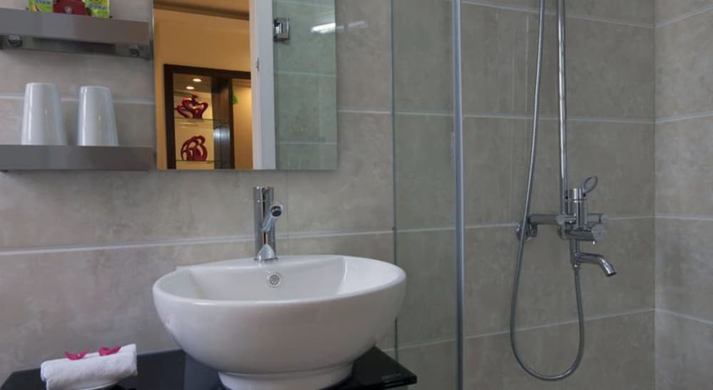 rising dragon legend hotel