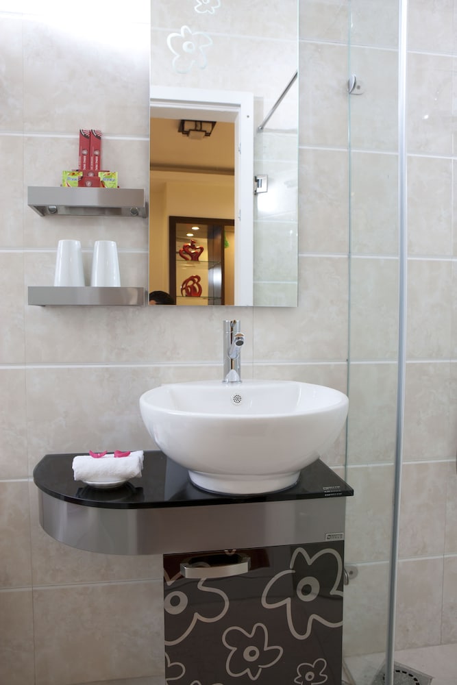 rising dragon legend hotel