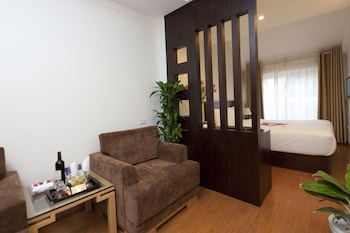 rising dragon legend hotel