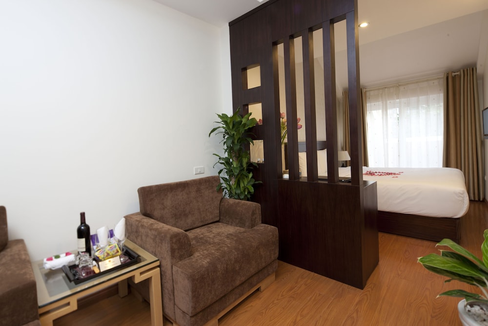 rising dragon legend hotel