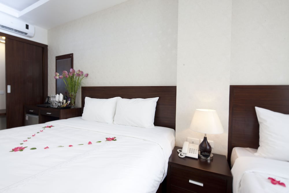 rising dragon legend hotel