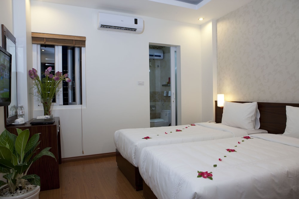 rising dragon legend hotel