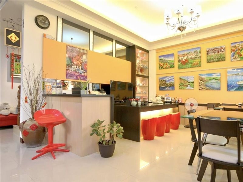 lucky bear guesthouse