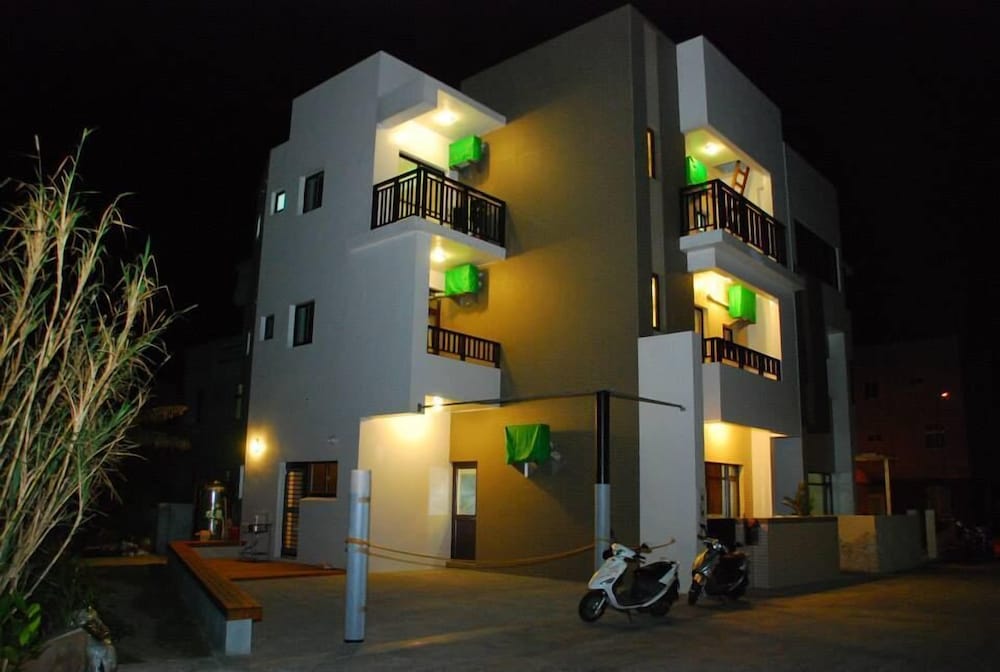 lucky bear guesthouse