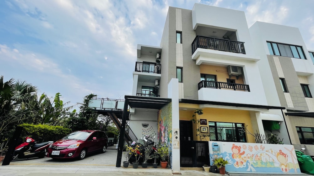 lucky bear guesthouse