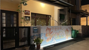 lucky bear guesthouse