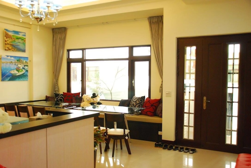 lucky bear guesthouse