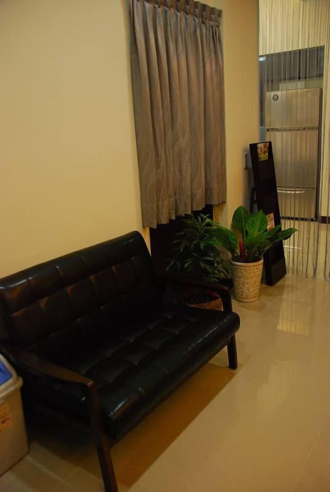 lucky bear guesthouse