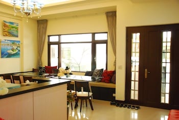 lucky bear guesthouse