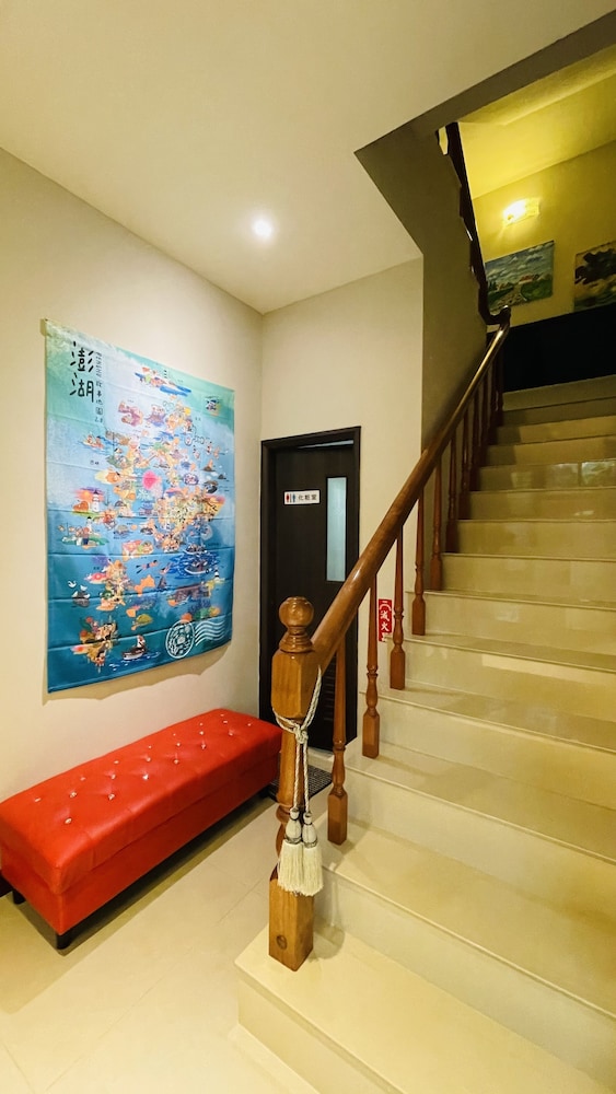 lucky bear guesthouse