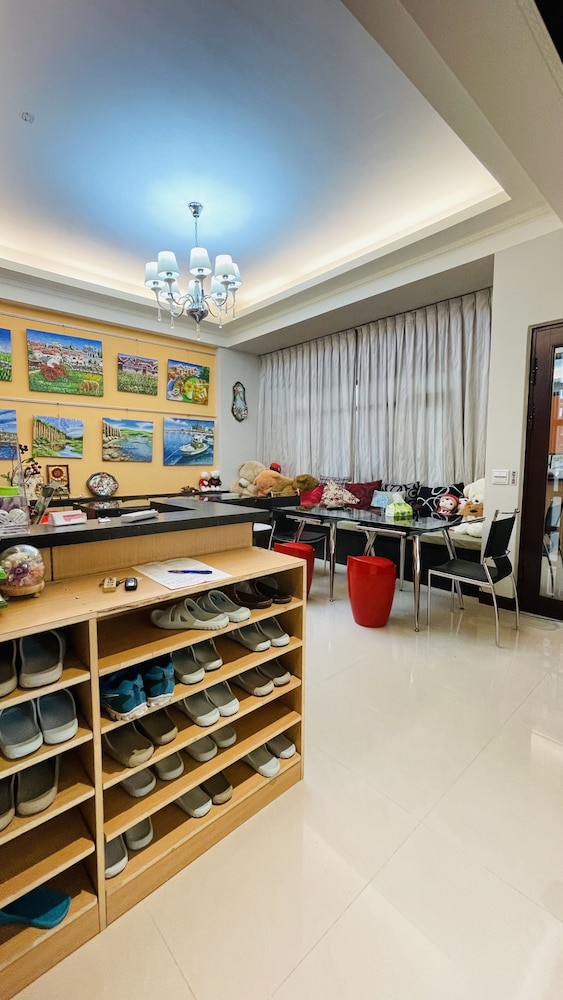 lucky bear guesthouse