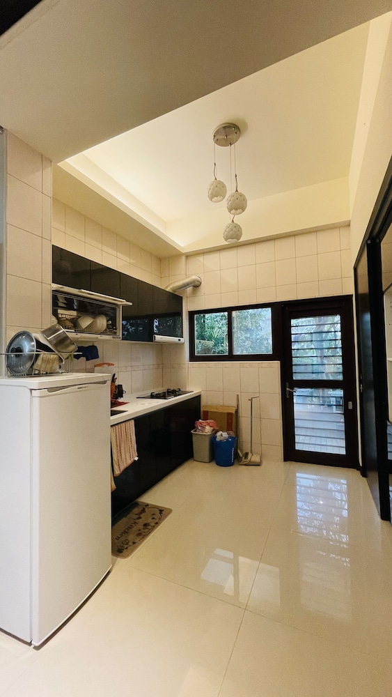 lucky bear guesthouse