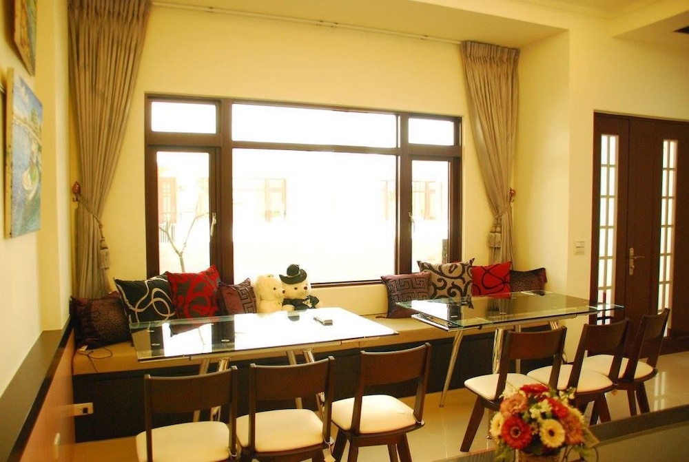 lucky bear guesthouse